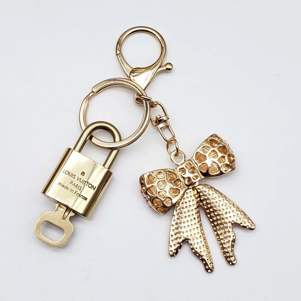 Authentic Louis Vuitton Lock & Key with unbranded Ribbon Bagcharm, Keycharm - Picture 5 of 5